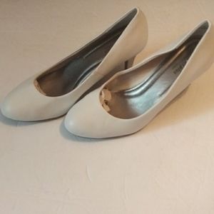 Comfort Plus by Predictions ,white and size 9